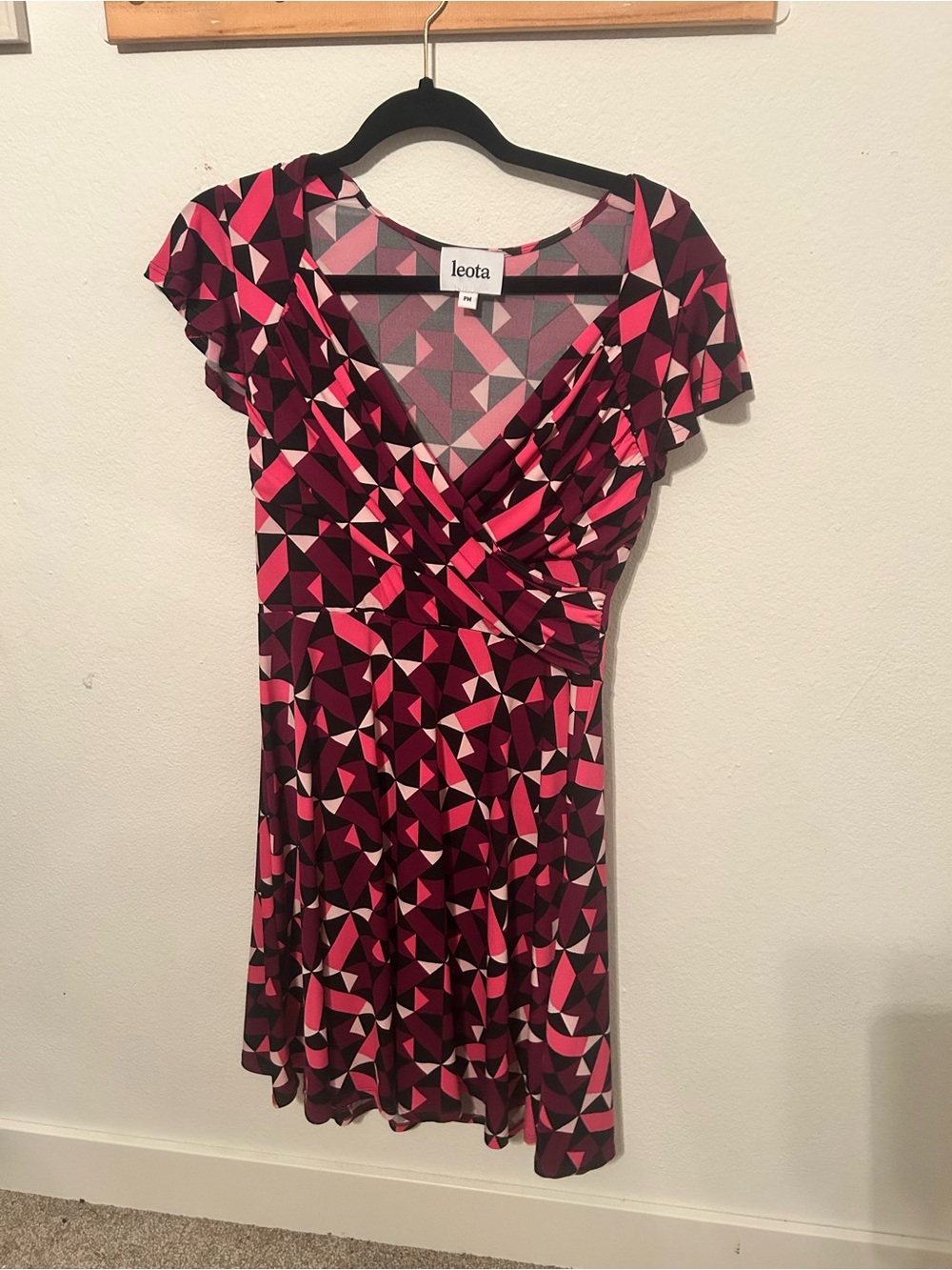 Leota PM Pink Geometric Faux Wrap Dress Petite Medium Fit & Flare